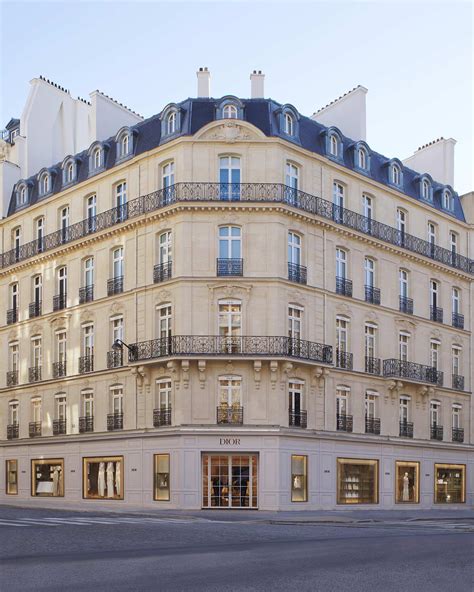 dior rue montaigne|Dior boutique montaigne.